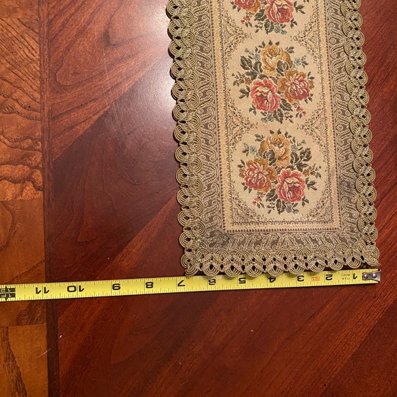 Fabric Doily Rectangular Elaborate - Picture 3 of 5